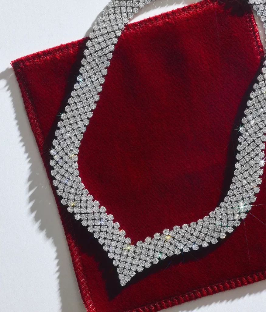 diamond-necklace-red-velvet